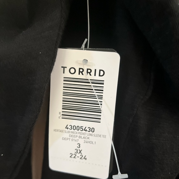 Torrid NWT black long sleeve shirt. Pocket on left side.  Heritage sub.  3 - Picture 4 of 5